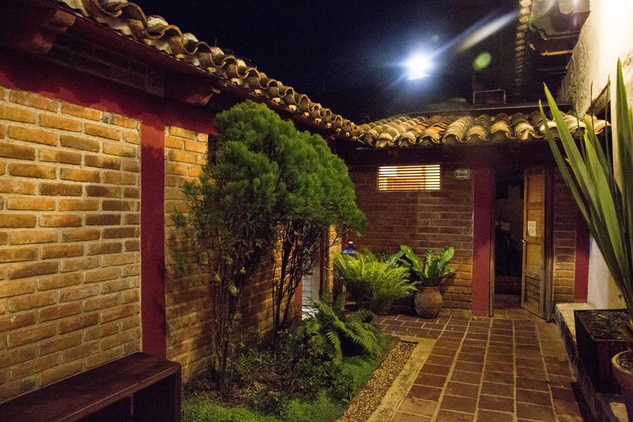 Puerta Vieja Hostal *