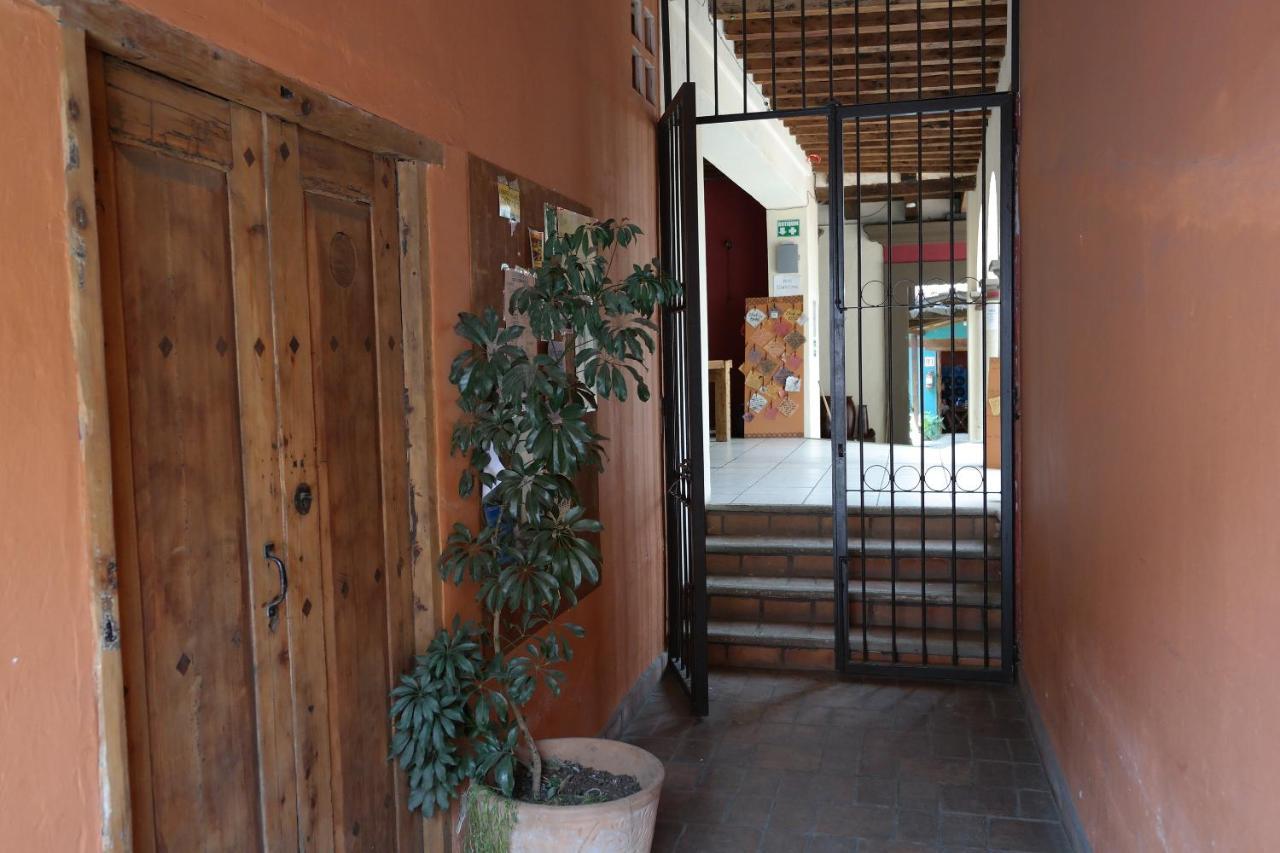 Hostal Puerta Vieja *